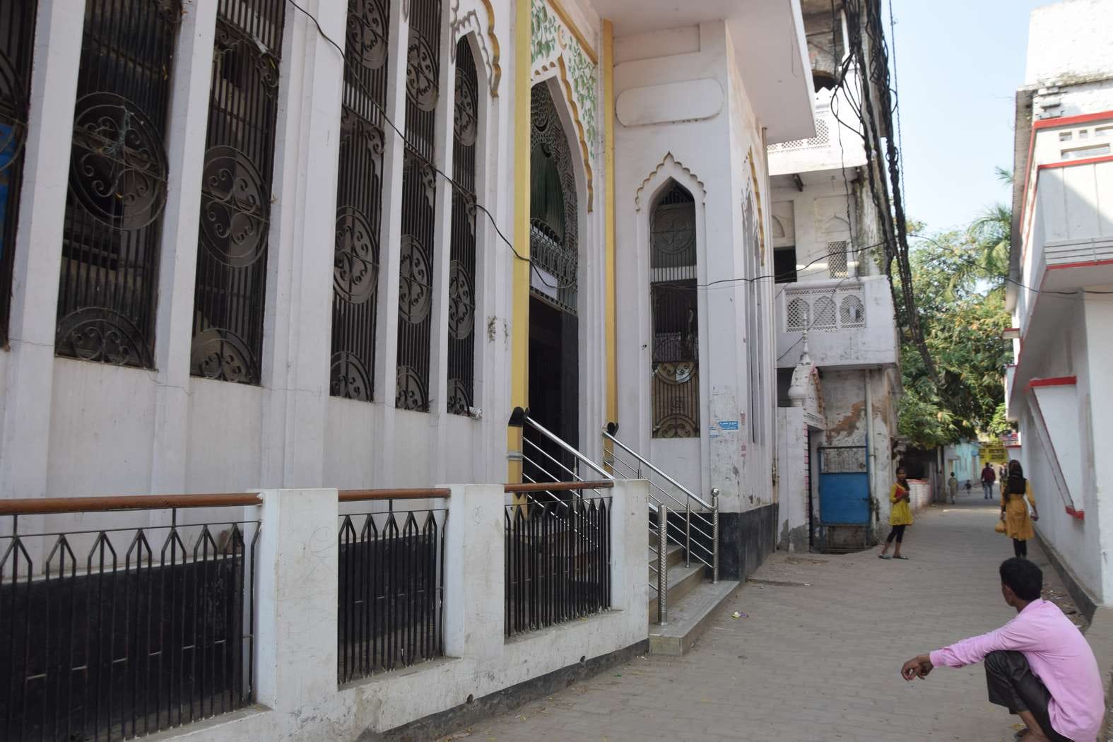 जनता कर्फ्यू के दौरान सुनी पड़ी द्वारिकापुरी कालोनी। जनता कर्फ्यू के दौरान सुनी पड़ी द्वारिकापुरी कालोनी।
