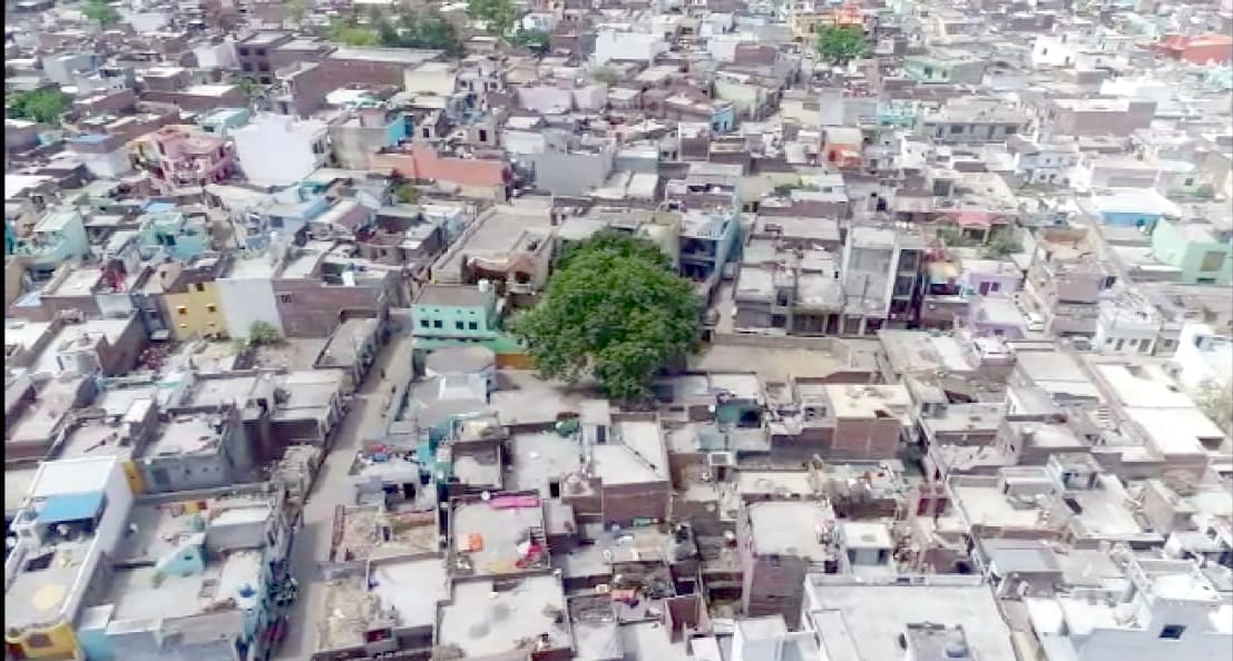 बिजनौर ड्रोन उड़ाकर ऊपर से ली गई मोहल्ला चाहशीरी की फोटा। बिजनौर ड्रोन उड़ाकर ऊपर से ली गई मोहल्ला चाहशीरी की फोटा।