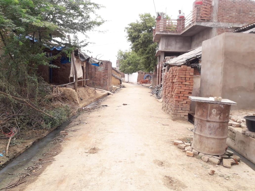 मुमताज बाद मोहल्ले की गलियों में पसरा सन्नाटा मुमताज बाद मोहल्ले की गलियों में पसरा सन्नाटा