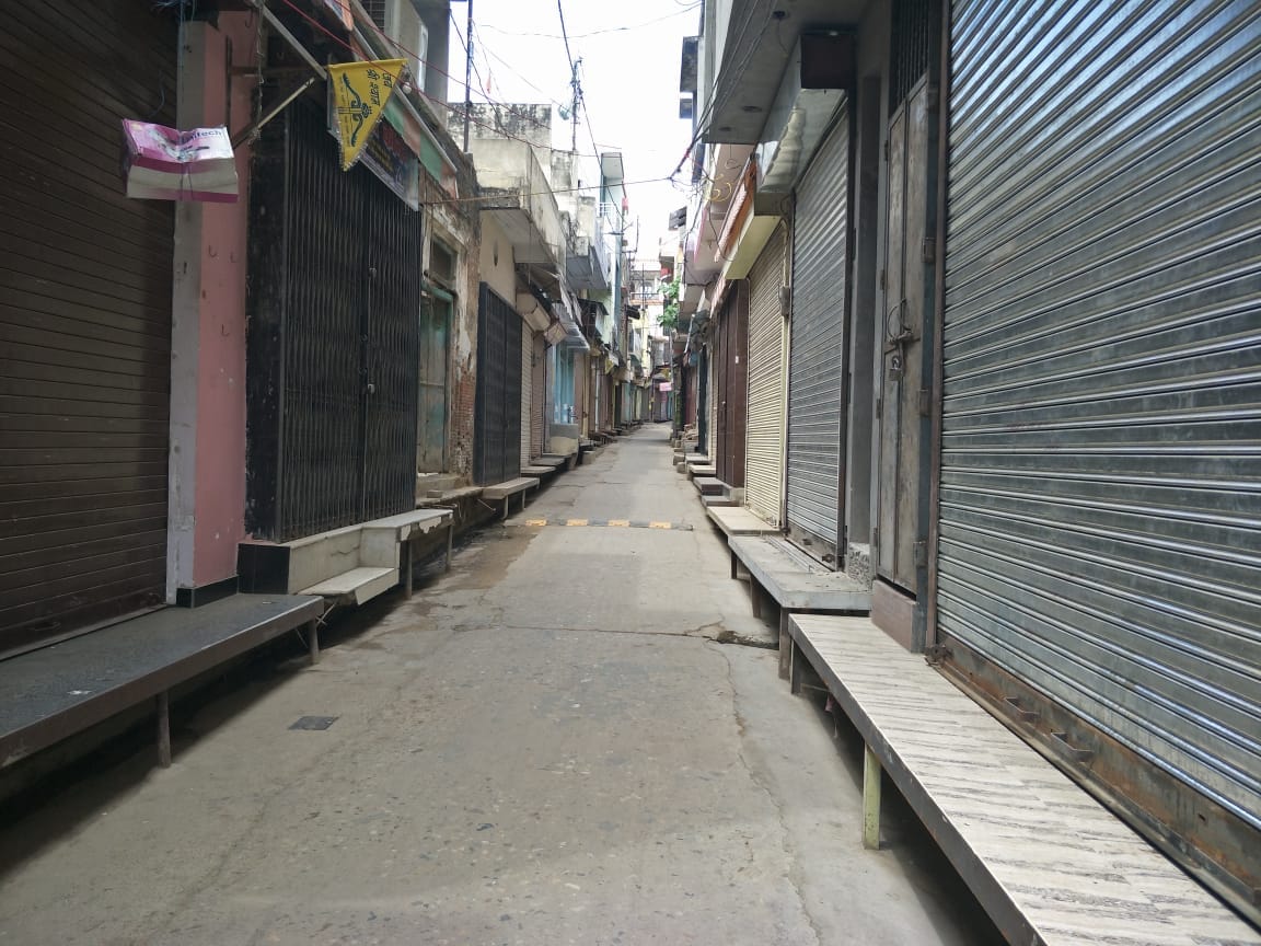 गंगोह के सर्राफा बाजार में पसरा सन्नाटा गंगोह के सर्राफा बाजार में पसरा सन्नाटा