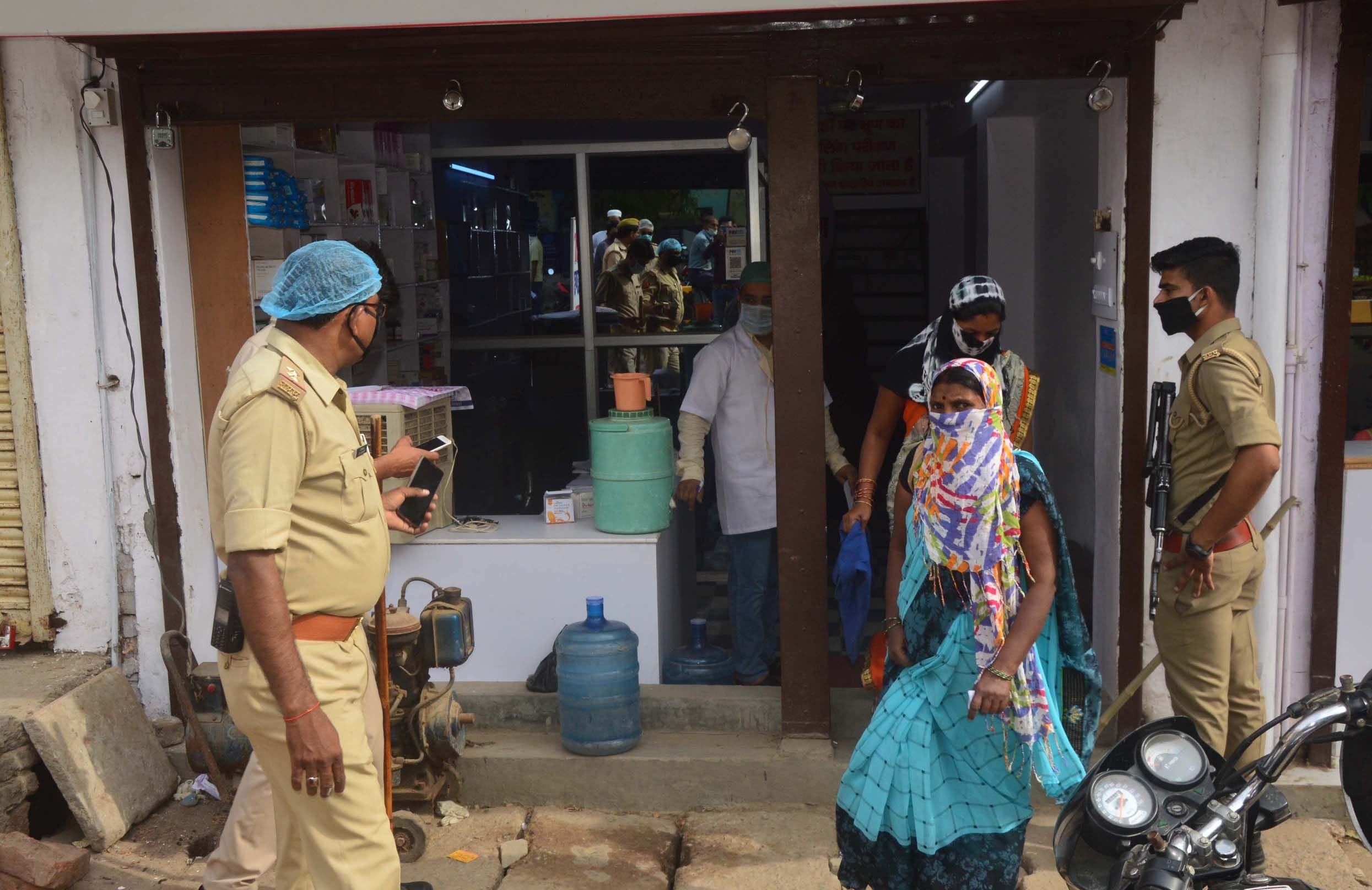 police closed all the shops police closed all the shops