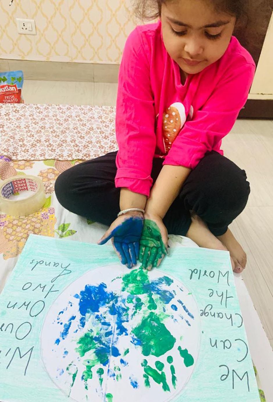 पृथ्वी दिवस पर पेटिगं बनाती मदर्स प्राइड स्कूल की छात्रा। पृथ्वी दिवस पर पेटिगं बनाती मदर्स प्राइड स्कूल की छात्रा।