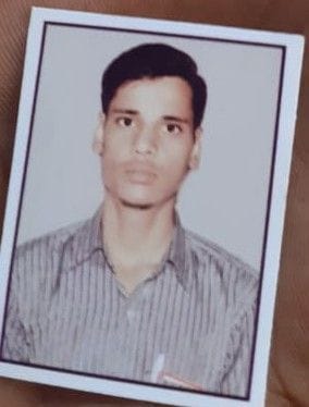 मृतक भागीरथ का फाइल फोटो मृतक भागीरथ का फाइल फोटो