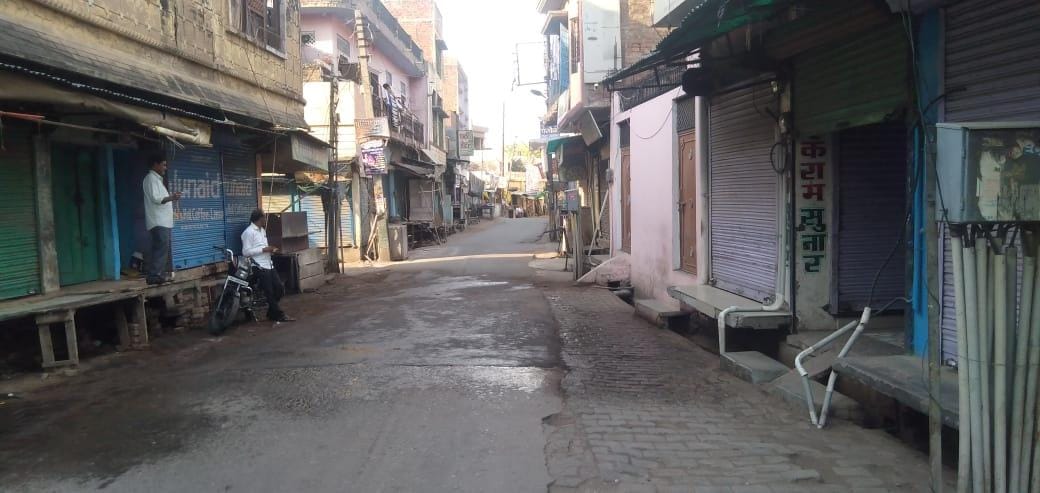इस बार लाकडाउन के चलते मुस्लिम इलाकों की बाजारों में पसरा सन्नाटा। इस बार लाकडाउन के चलते मुस्लिम इलाकों की बाजारों में पसरा सन्नाटा।