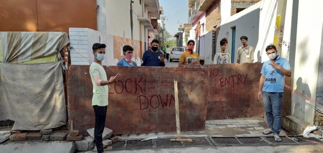 शहर के वार्ड नंबर 7 में लोगों ने किया रास्ता बंद शहर के वार्ड नंबर 7 में लोगों ने किया रास्ता बंद