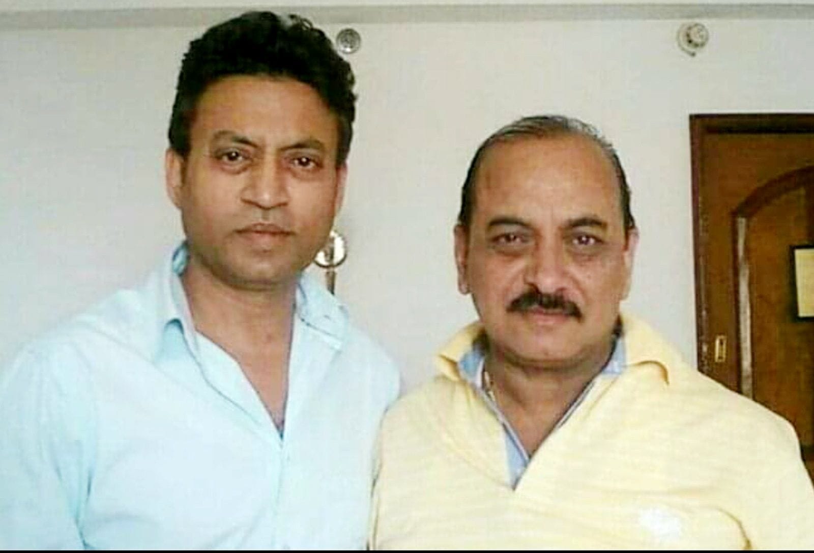 अभिनेता इरफान खान के साथ अभिनेता डॉ. राजेश बख्शी। अभिनेता इरफान खान के साथ अभिनेता डॉ. राजेश बख्शी।