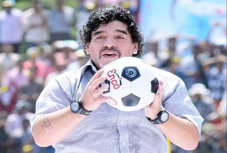 Football Legend Diego Maradona Dead At 60, Daughters Serious Allegations On  Him - अलविदा माराडोना: फुटबॉल जगत का सबसे विवादित सितारा, सगी बेटियों ने  लगाए थे गंभीर आरोप - Amar Ujala ...
