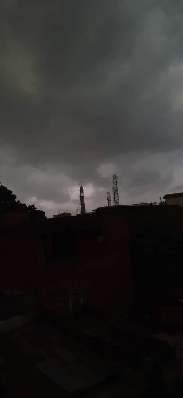 शहर में शुक्रवार को सुबह ऐसा नजारा रहा।