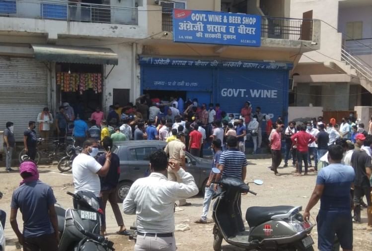 Lockdown 3.0 First Day In Delhi Up Hp Punjab Haryana liquor Shop ...