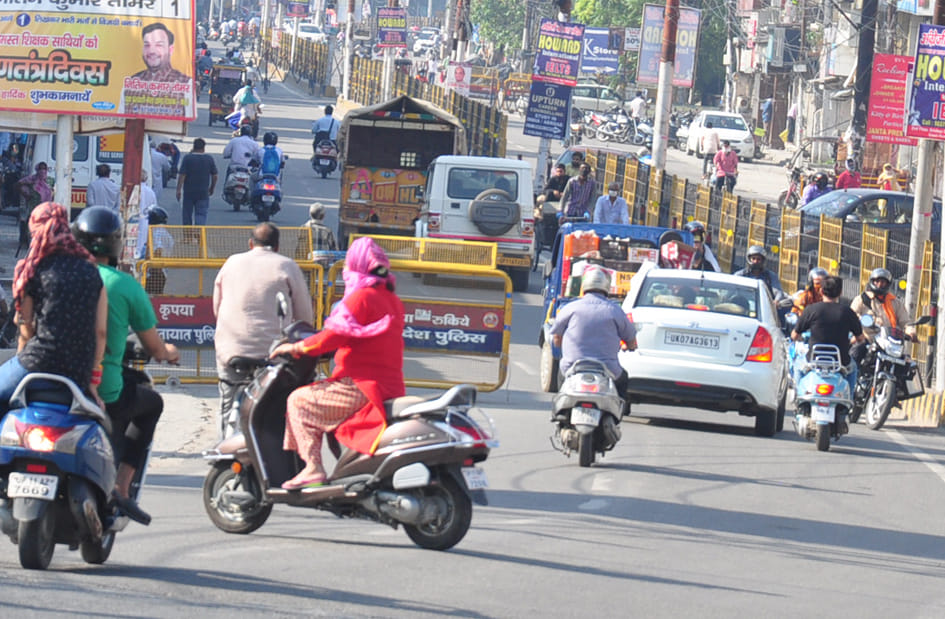 सहारनपुर में लॉकडाउन के दौरान खुले बाजारो में उमड़ी भीड़