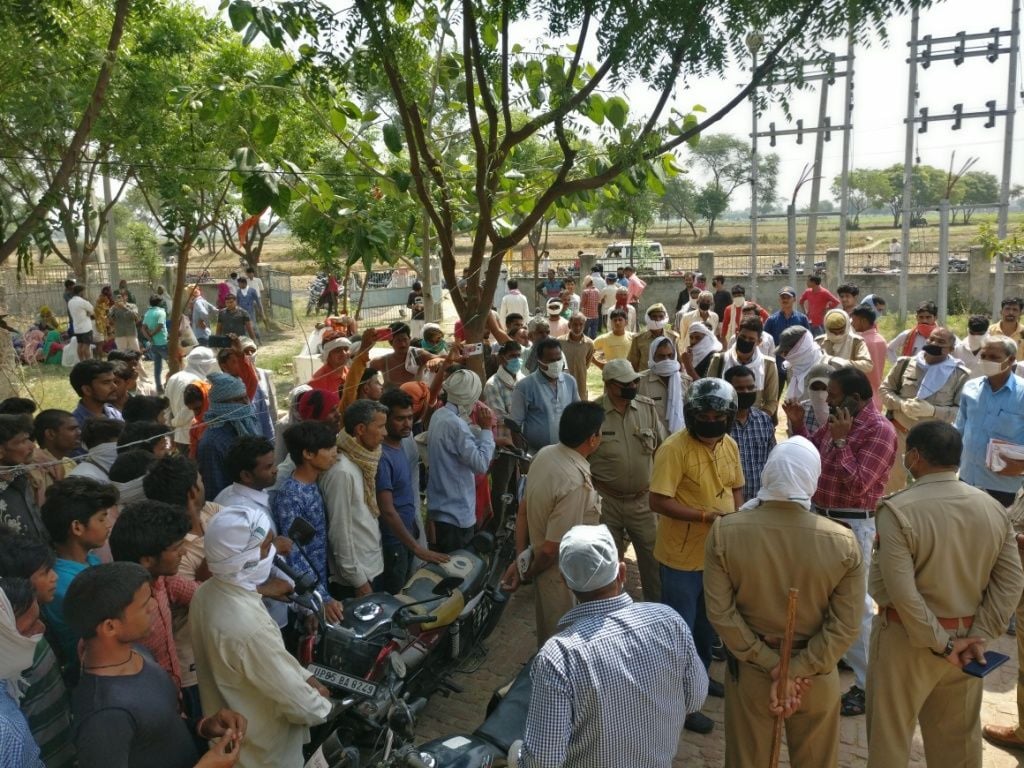 बालक की मौत के बाद घटनास्थल पर पहुंचे कोतवाल राजवीर सिंह। 