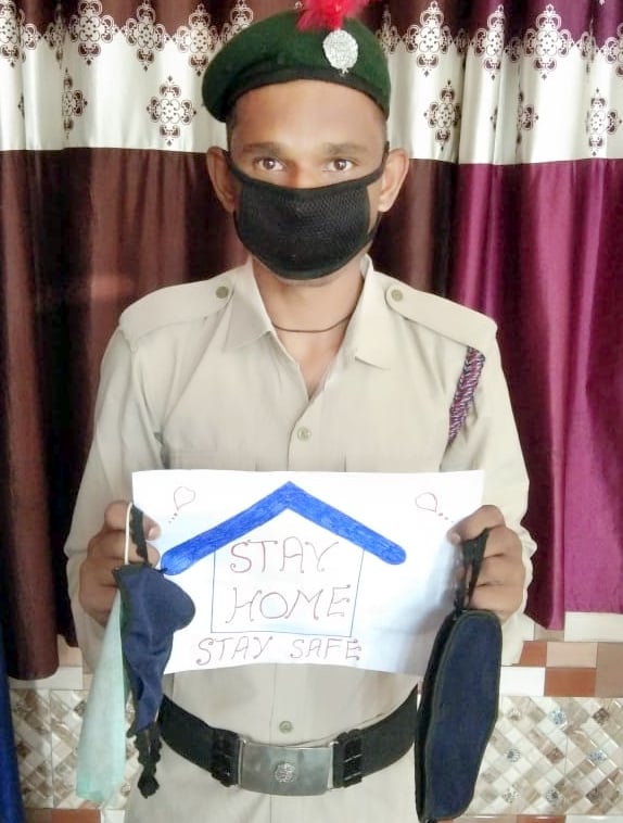 हल्दौर कोरोना वायरस से बचाव के लिए जागरूक करते एचएम पब्लिक इंटर कॉलेज का एनसीसी कैडेट्स ऋषभ कुमा? हल्दौर कोरोना वायरस से बचाव के लिए जागरूक करते एचएम पब्लिक इंटर कॉलेज का एनसीसी कैडेट्स ऋषभ कुमा?