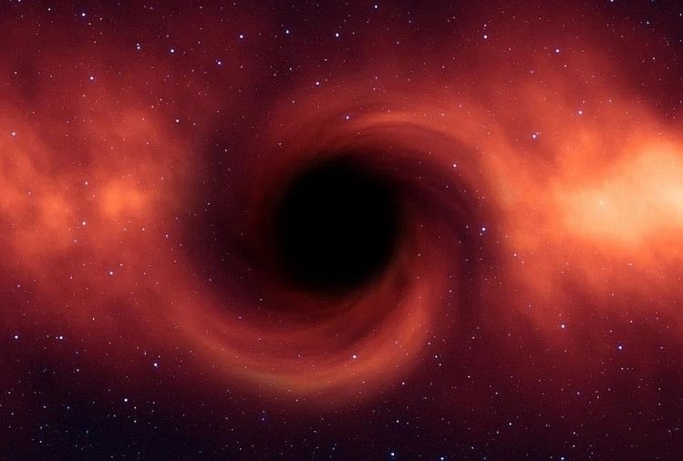Khaskhabar/अंतरिक्ष की सबसे बड़ी पहेली माने जाने वाले ब्लैक होल के चुंबकीय क्षेत्र की पहली झलक खगोल विज्ञानियों ने हासिल की है। इवेंट होराइजन दूरबीन की सहायता से इसे तैयार किया गया है।यह चुंबकत्व बेहद गर्म और बेहद ऊंचे तापमान पर 