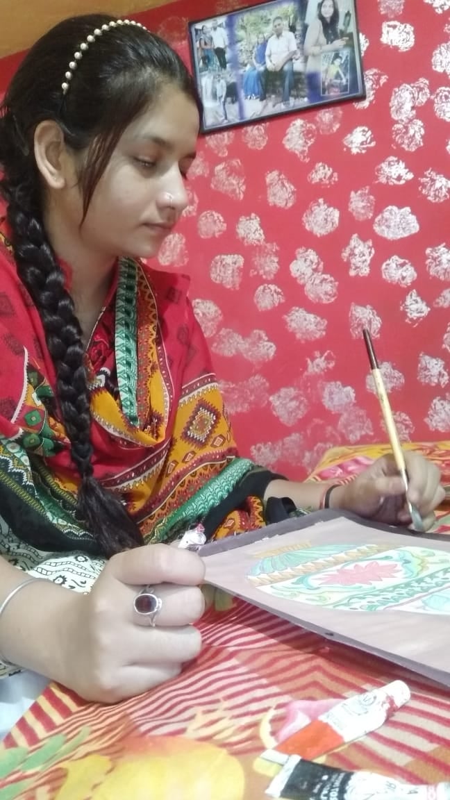 ोरोना संक्रमण से बचाव के लिए पेंटिंग से जागरुक करतीं पूनम पटैरिया ोरोना संक्रमण से बचाव के लिए पेंटिंग से जागरुक करतीं पूनम पटैरिया