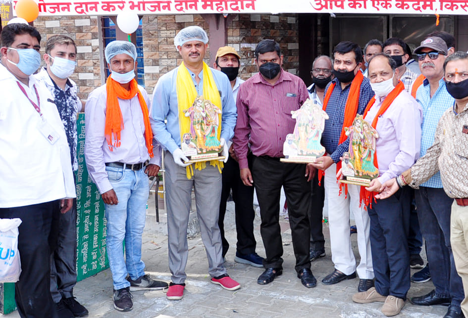 सहारनपुर में लॉकडाउन के दौरान फुडबैंक पर लगे रक्तदान शिविर में सम्मानित रक्तदाता सहारनपुर में लॉकडाउन के दौरान फुडबैंक पर लगे रक्तदान शिविर में सम्मानित रक्तदाता