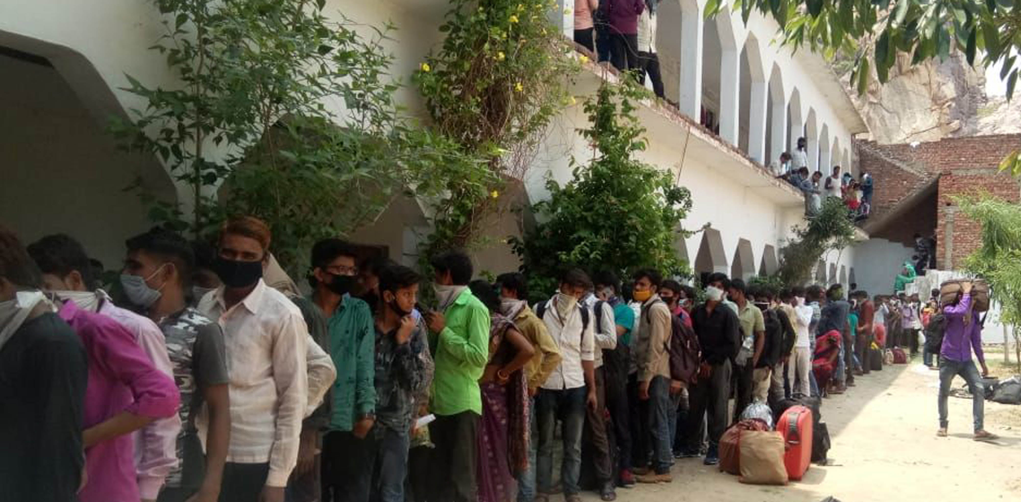 Screening of 137 migrant laborers, body temperature increased by 17 Screening of 137 migrant laborers, body temperature increased by 17