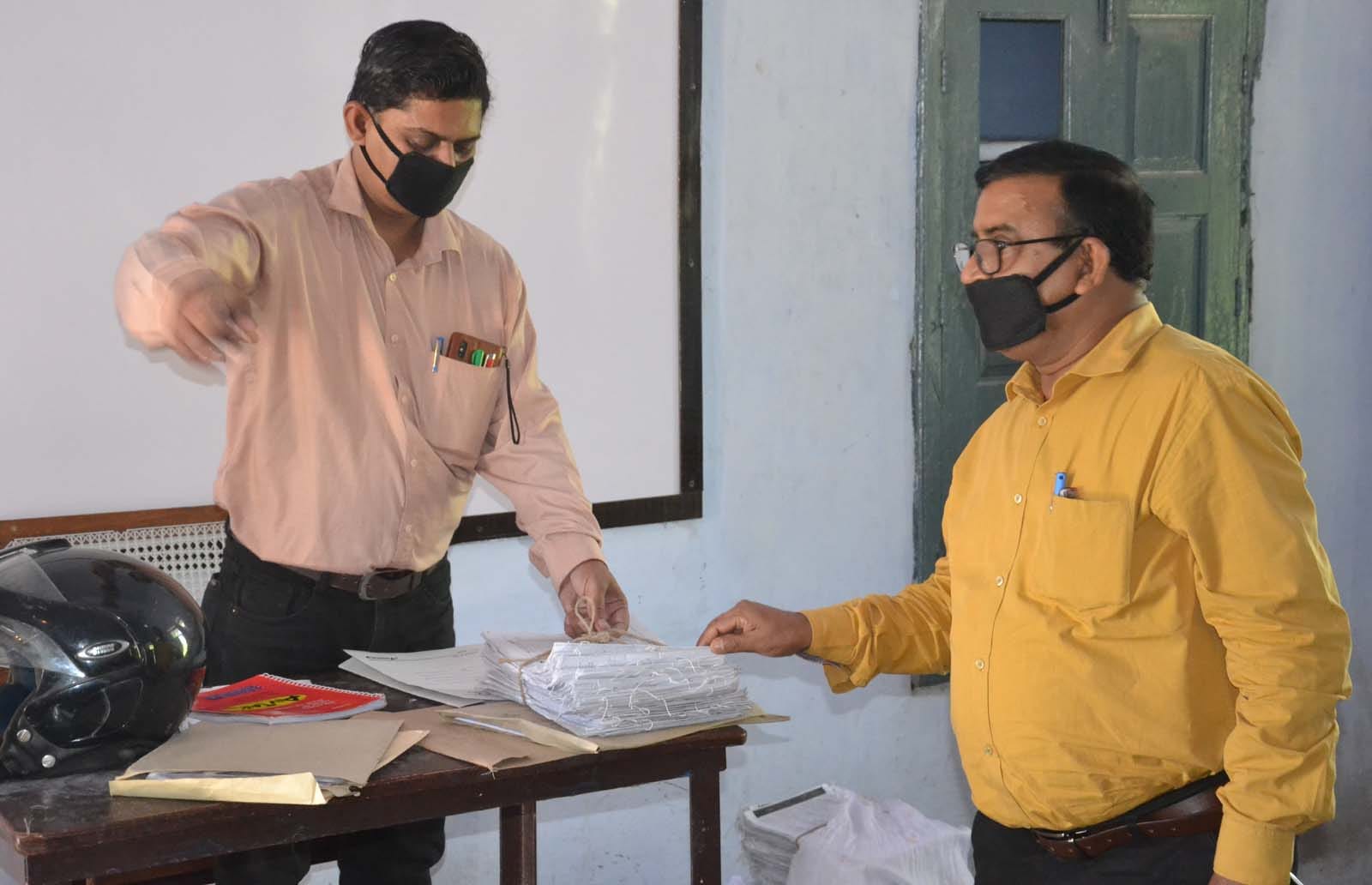 शामली के मूल्यांकन केन्द्र का निरीक्षण करने पहुंचे डीआईओएस सरदार सिंह। शामली के मूल्यांकन केन्द्र का निरीक्षण करने पहुंचे डीआईओएस सरदार सिंह।