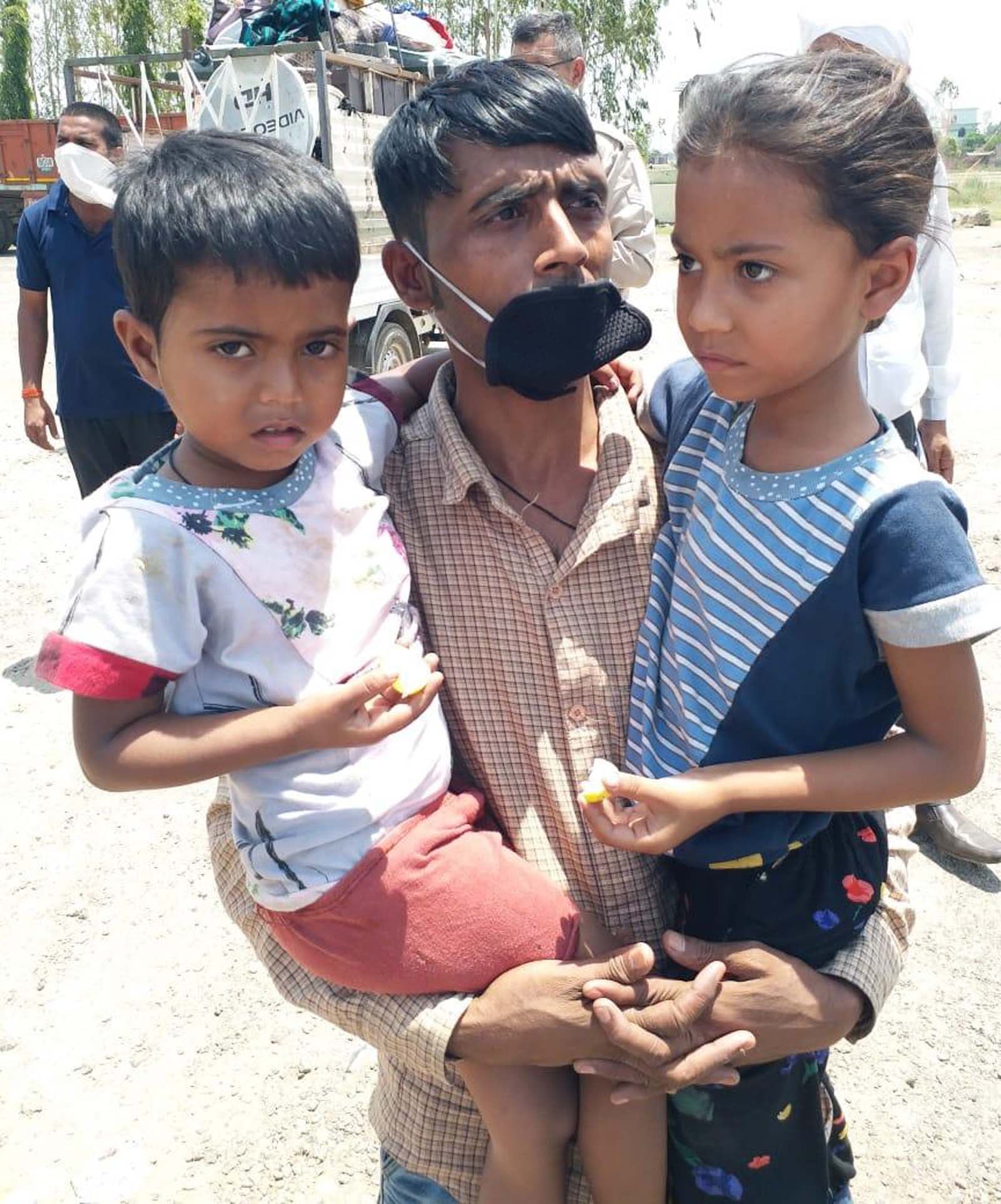 इन मासूमों का क्या कसूर : शामली में झिंझाना के अहमदगढ़ में बने शेल्टर हाउस में पहुंचे हरियाणा के ? इन मासूमों का क्या कसूर : शामली में झिंझाना के अहमदगढ़ में बने शेल्टर हाउस में पहुंचे हरियाणा के ?
