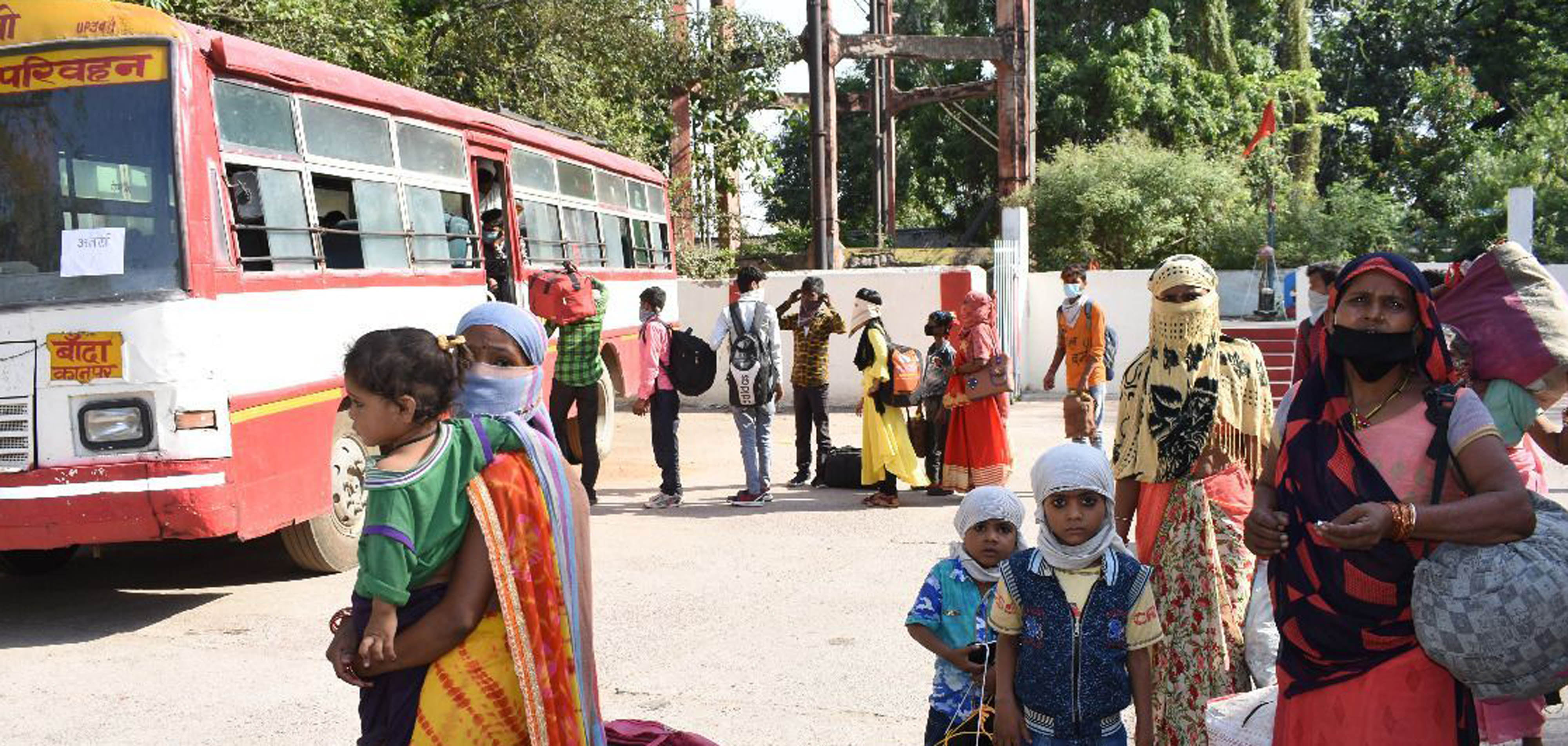 1238 laborers brought in trains from Ludhiana and Rajkot 1238 laborers brought in trains from Ludhiana and Rajkot