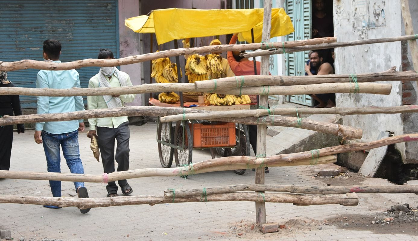 शहर के दक्षिणी खालापार के हॉट स्पॉट क्षेत्र को किया गया सील। शहर के दक्षिणी खालापार के हॉट स्पॉट क्षेत्र को किया गया सील।