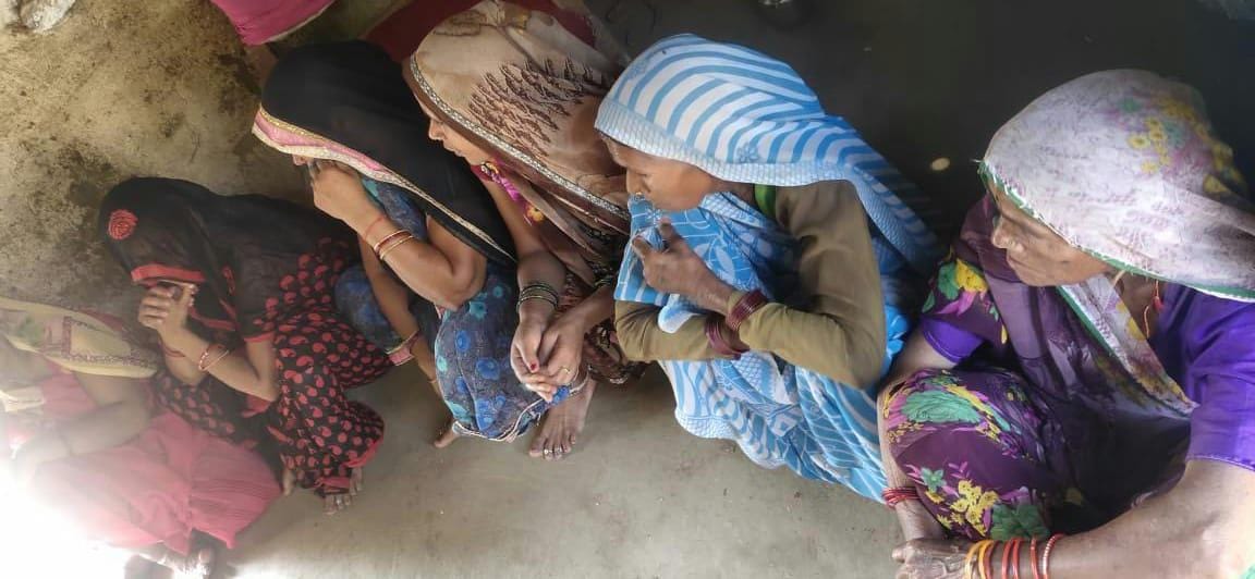 मृतक के परिजन रोते बिलखते