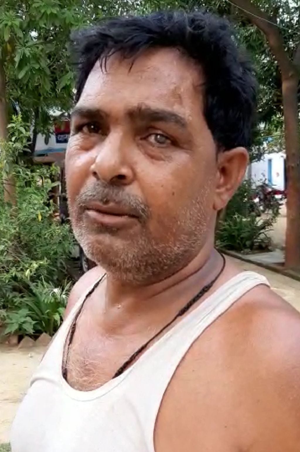 फोटो-36- पुलिस हिरासत में ट्रक चालक सगीर। संवाद