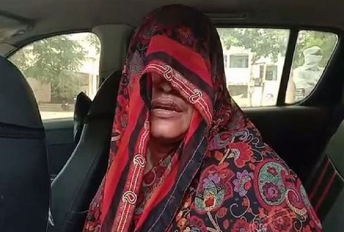 आरोपी तथाकथित शिक्षिका