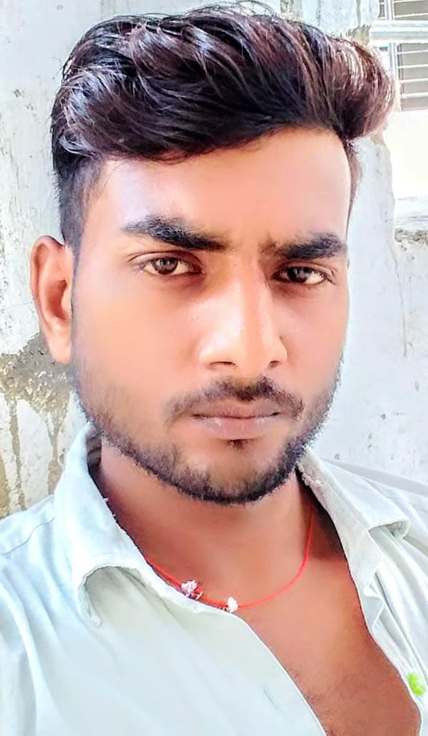 मृतक नीरज की फाइल फोटो। मृतक नीरज की फाइल फोटो।