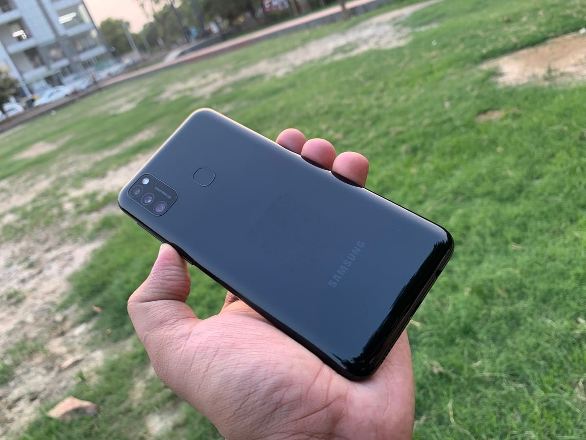 Samsung Galaxy M21 Review: क्या 13,999 रुपये में बेस्ट है यह फोन?