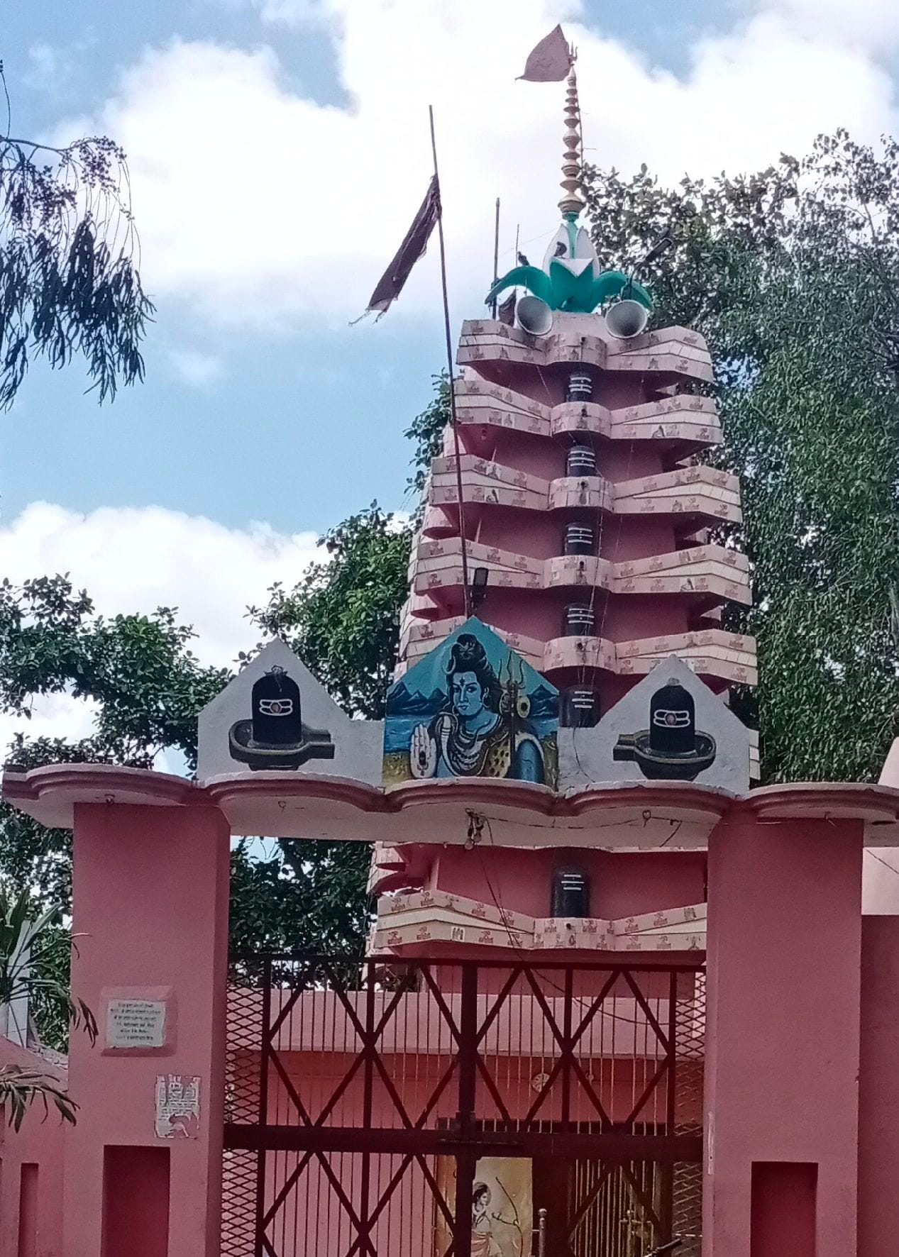 भोपा मोरना मार्ग स्थित ककराला का जुड़े श्वर महादेव मंदिर। भोपा मोरना मार्ग स्थित ककराला का जुड़े श्वर महादेव मंदिर।