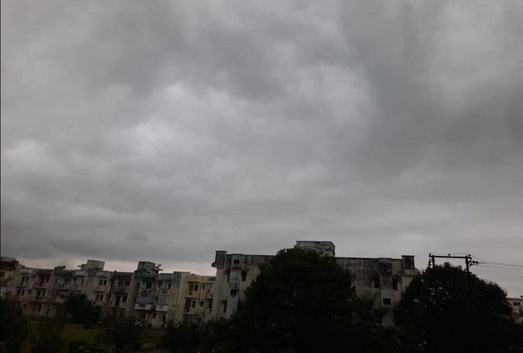Heavy rain possible in Uttar Pradesh On Sunday.