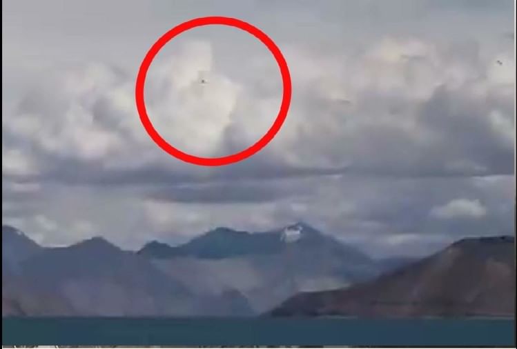 अपाचे हेलीकॉप्टर से की जा रही पैंगोंग की निगरानी