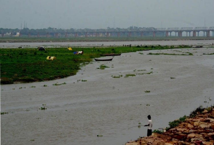 Ganga Water Level Rises In Prayagraj प्रयागराज में गंगा के जलस्तर में