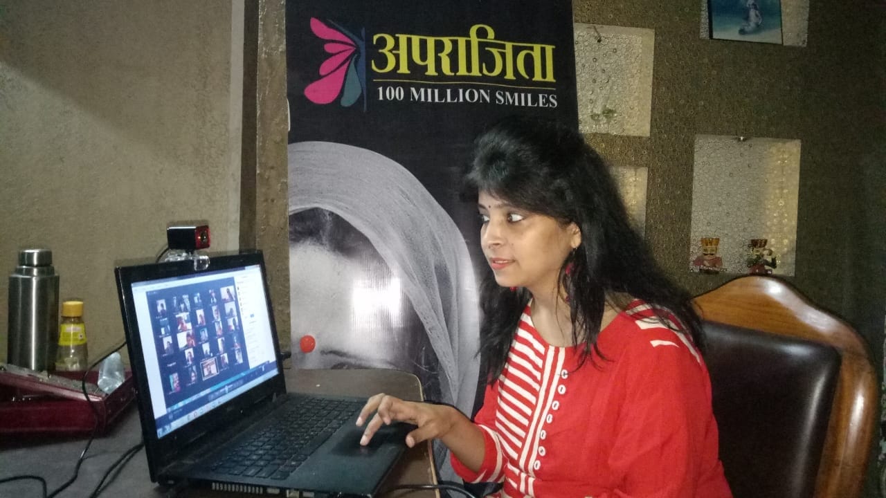 अमर उजाला फाउंडेशन और भारतीय जैन संघटना की स्मार्ट गर्ल वर्कशाप में युवतियो से रूबरू होती ट्रेन? अमर उजाला फाउंडेशन और भारतीय जैन संघटना की स्मार्ट गर्ल वर्कशाप में युवतियो से रूबरू होती ट्रेन?