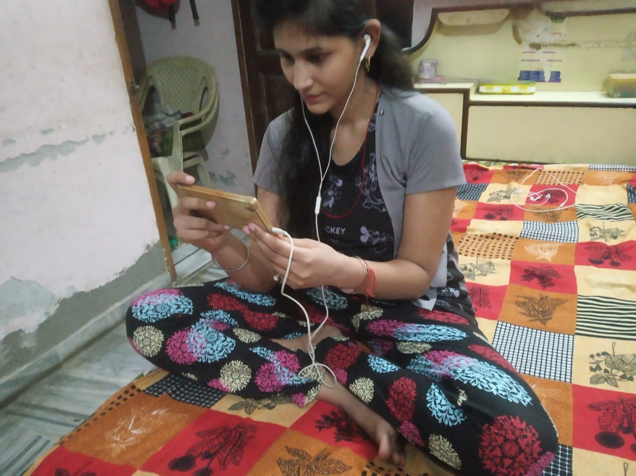 नलाइन वर्कशाप में भाग लेती नेहा जैन मिल रोड शामली