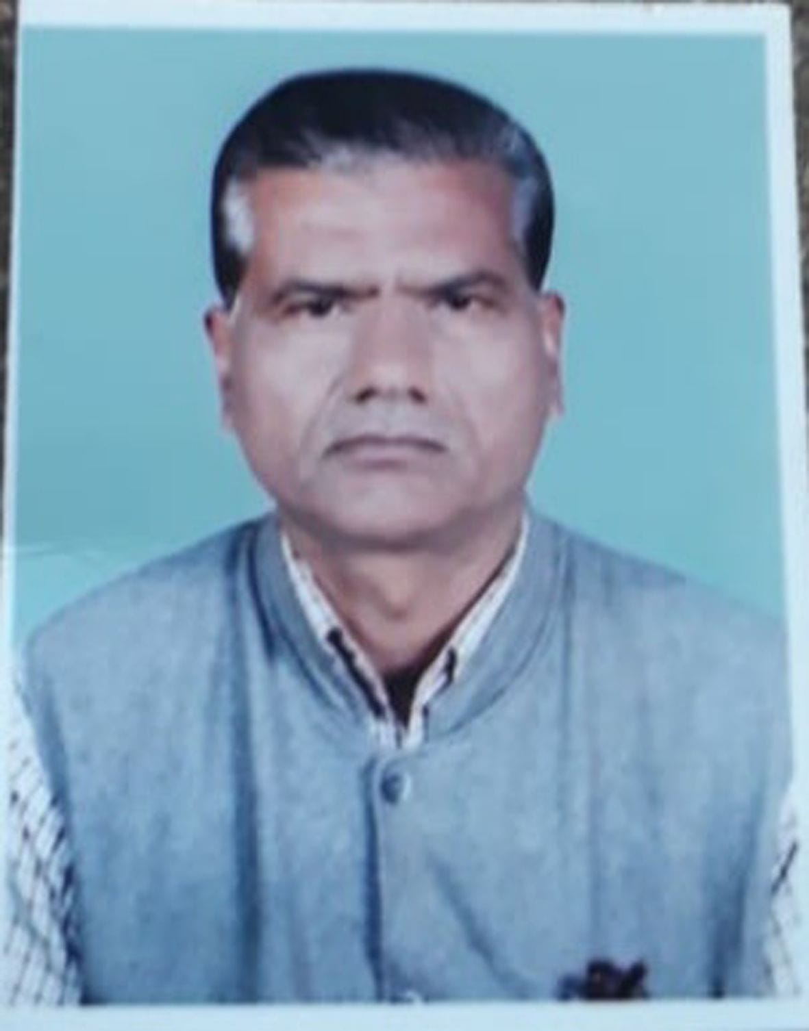 अब्दुल शफीक टाई बेल्ट व्यापारी।