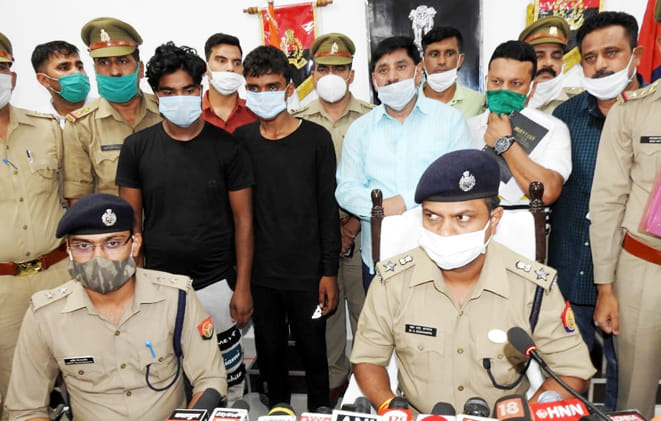 सहारनपुर में एटीएम उखाड़ने वालो चारो का खुलासा करते एसएसपी एसएस चन्नप्पा