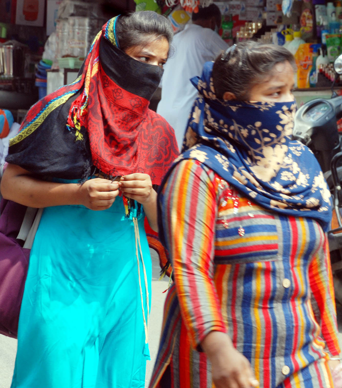 गर्मी में कपड़ा लपेटकर गुजरती युक्तियां
