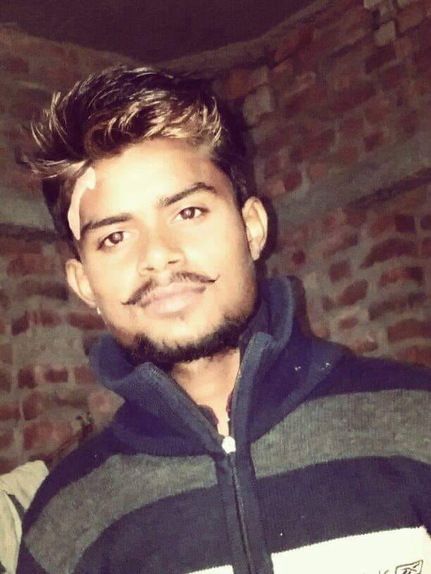 मृतक विक्रम की फाइल फोटो मृतक विक्रम की फाइल फोटो