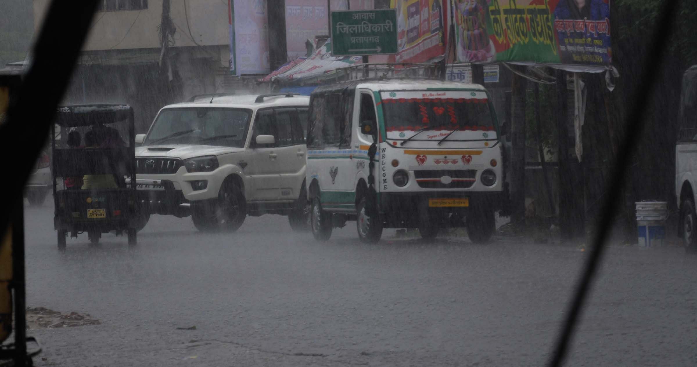 clouds rained for the first time in the monsoon waterlogging in the streets and road
