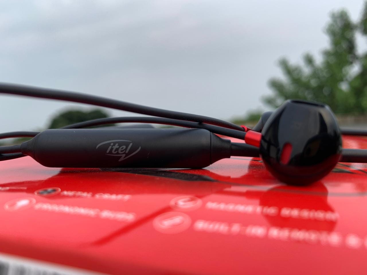 IEB-62 BT Review: рдХреИрд╕рд╛ рд╣реИ рдЖрдИрдЯреЗрд▓ рдХрд╛ рдкрд╣рд▓рд╛ 1,199 рд░реБрдкрдпреЗ рд╡рд╛рд▓рд╛ рд╡рд╛рдпрд░рд▓реЗрд╕ рдиреЗрдХрдмреИрдВрдб?