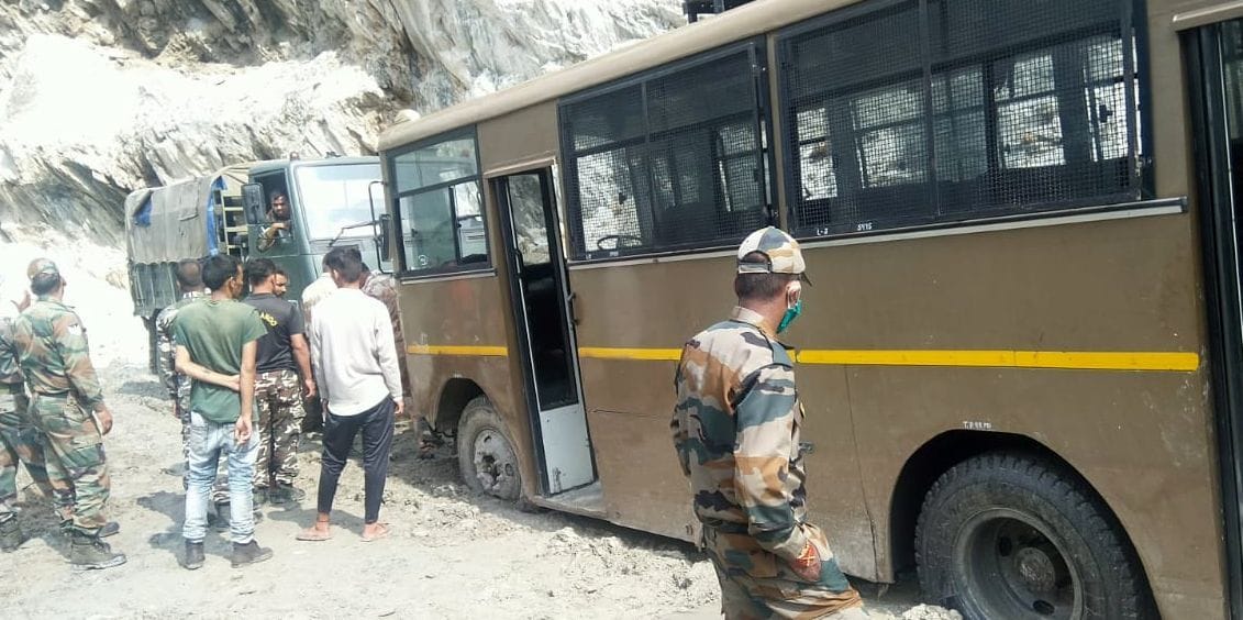 तवाघाट- लिपुलेख कैलाश मानसरोवर सड़क के मालपा छंकन और लामारी बुदि और छियालेख आदि जगहों पर बारिश के तवाघाट- लिपुलेख कैलाश मानसरोवर सड़क के मालपा छंकन और लामारी बुदि और छियालेख आदि जगहों पर बारिश के