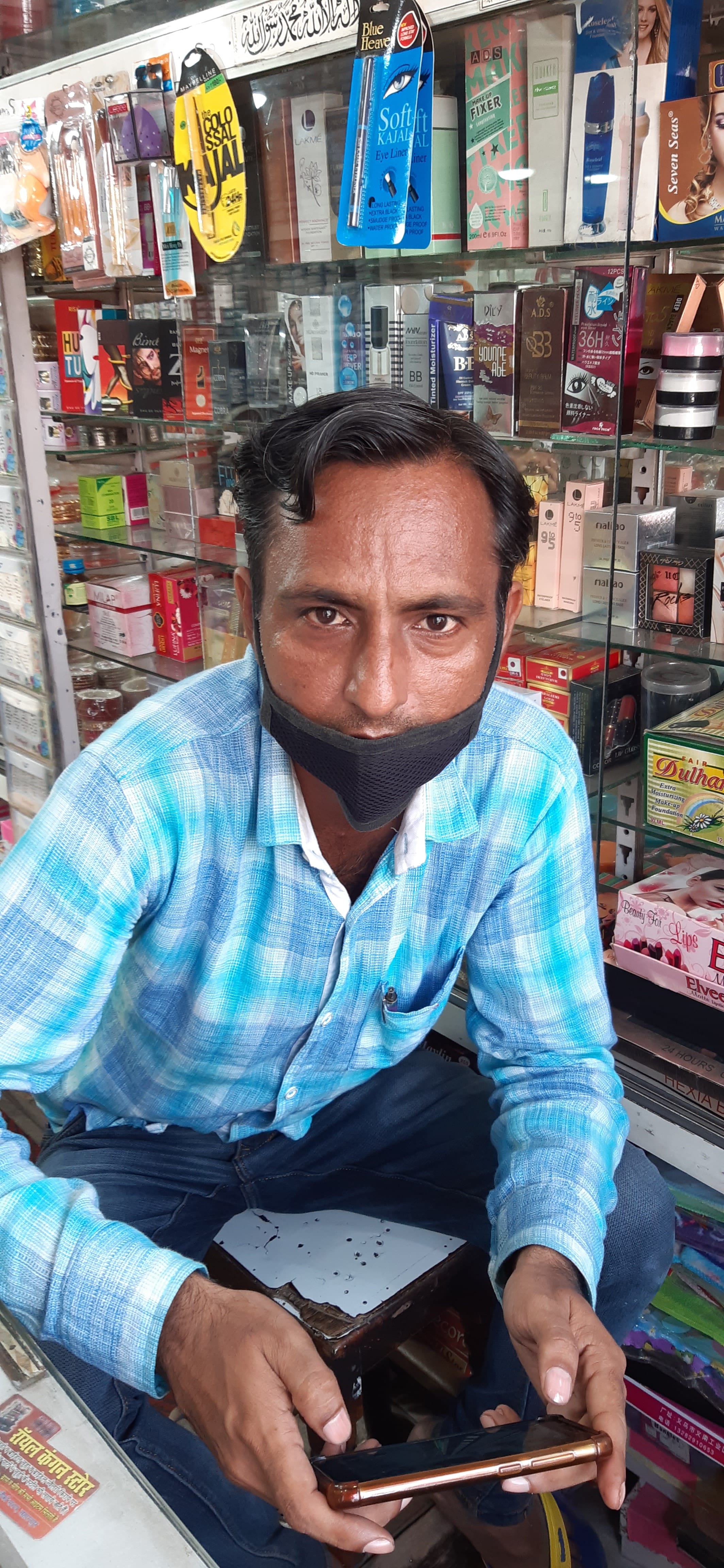 सौंदर्य प्रसाधन कारोबारी मोहम्मद तारिक सौंदर्य प्रसाधन कारोबारी मोहम्मद तारिक