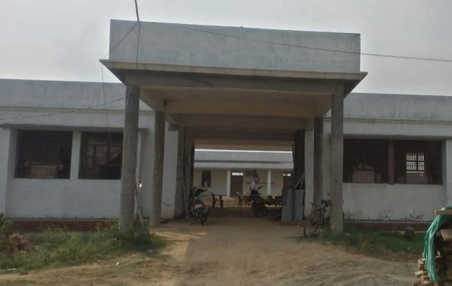 साहनपुर में राजकीय बालिका इंटर कॉलेज का निर्माणाधीन भवन। साहनपुर में राजकीय बालिका इंटर कॉलेज का निर्माणाधीन भवन।