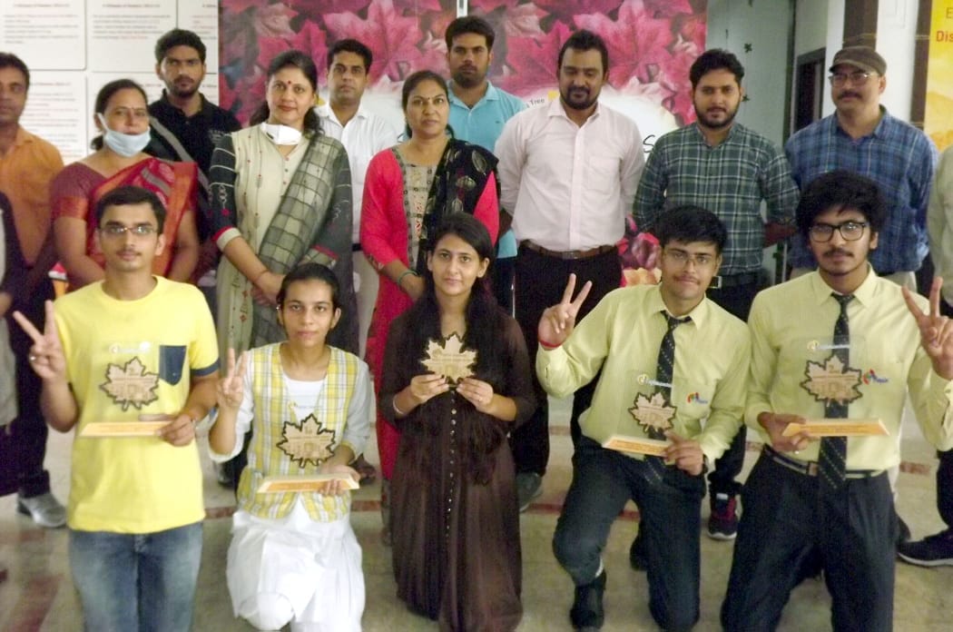 विक्ट्री बनाते मेपल्स एकेडमी देवबंद के सफल छात्र छात्राएं विक्ट्री बनाते मेपल्स एकेडमी देवबंद के सफल छात्र छात्राएं