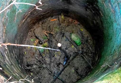 फोटो-33-कुएं में पड़ी कुल्हाड़ी। संवाद फोटो-33-कुएं में पड़ी कुल्हाड़ी। संवाद