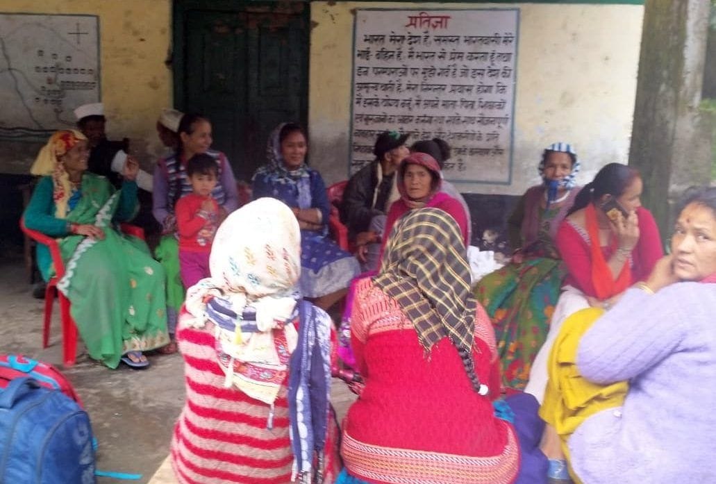 टांगा गांव के आपदा प्रभावितों को सेरा स्कूल में शिफ्ट कर दिया है। संवाद न्यूज एजेंसी टांगा गांव के आपदा प्रभावितों को सेरा स्कूल में शिफ्ट कर दिया है। संवाद न्यूज एजेंसी