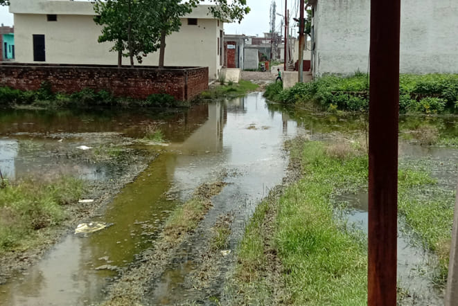 सहारनपुर के यशोदाकुंज कॉलोनी में भरा पानी