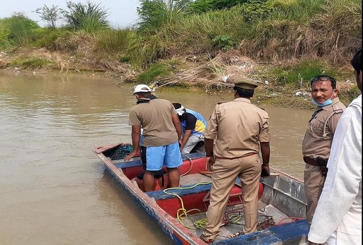 शव की तलाश में जुटी पुलिस