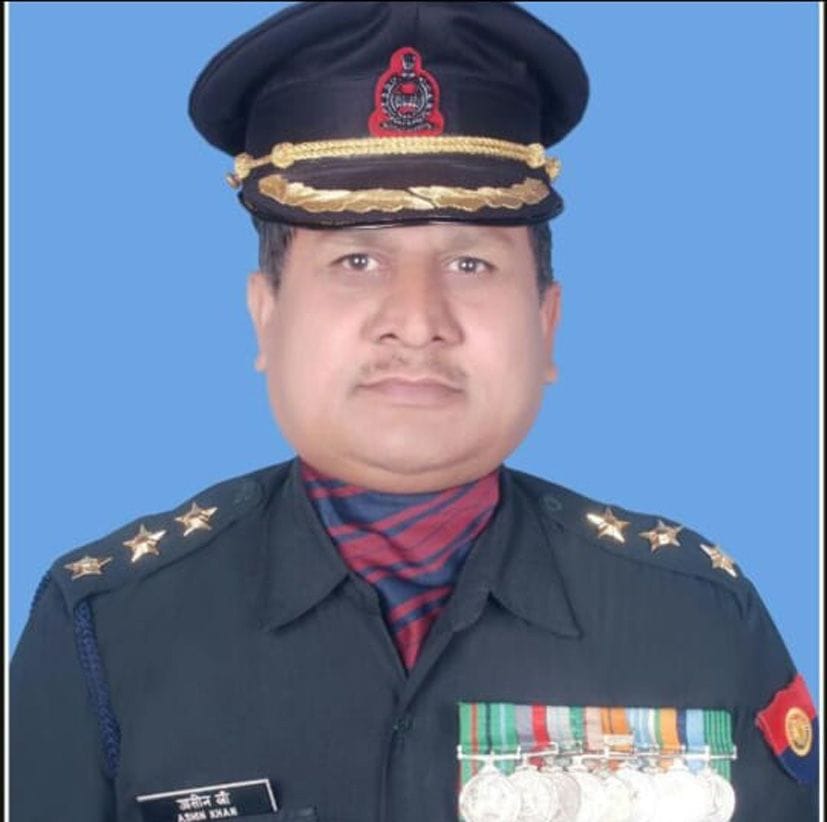 कैप्टन आसीन खान। कैप्टन आसीन खान।